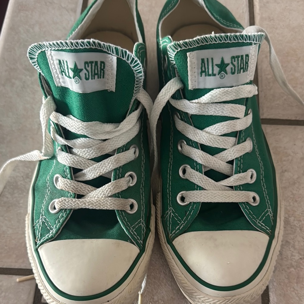 Low top green Converse